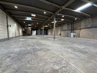 logistics - Entrepôt / Bureaux À Louer - gallery thumbnail - 2
