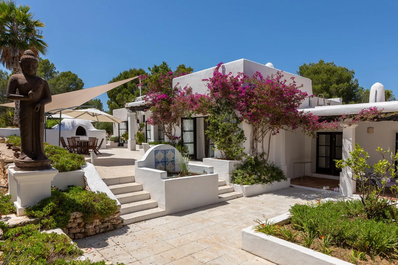 living - 390m² country house for sale in Santa Eulalia - gallery - 7