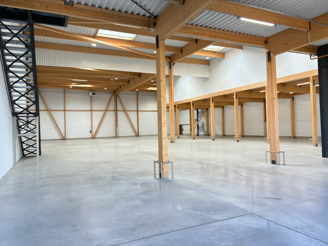 logistics - Light Industrial Premises / Offices For Rent - gallery - 10