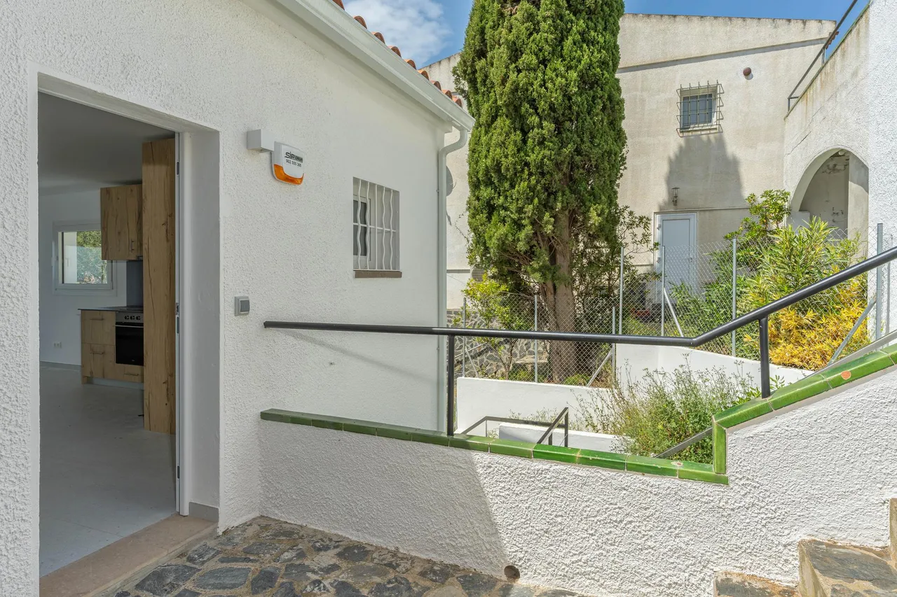 living - 125m² house / villa for sale in Bay of Roses, Costa Brava - gallery - 5