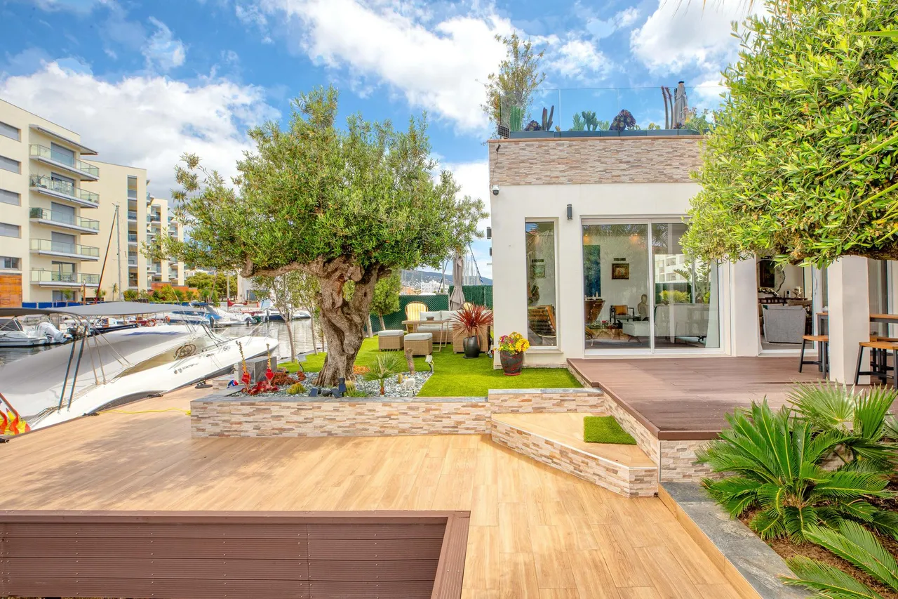 living - Casa / villa de 405m² con 200m² terraza en venta en Bahía de Rosas - gallery - 8