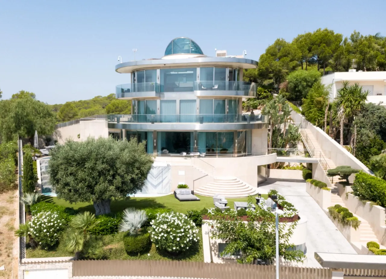 living - Casa / villa de 615m² en venta en Terramar, Barcelona - gallery - 2