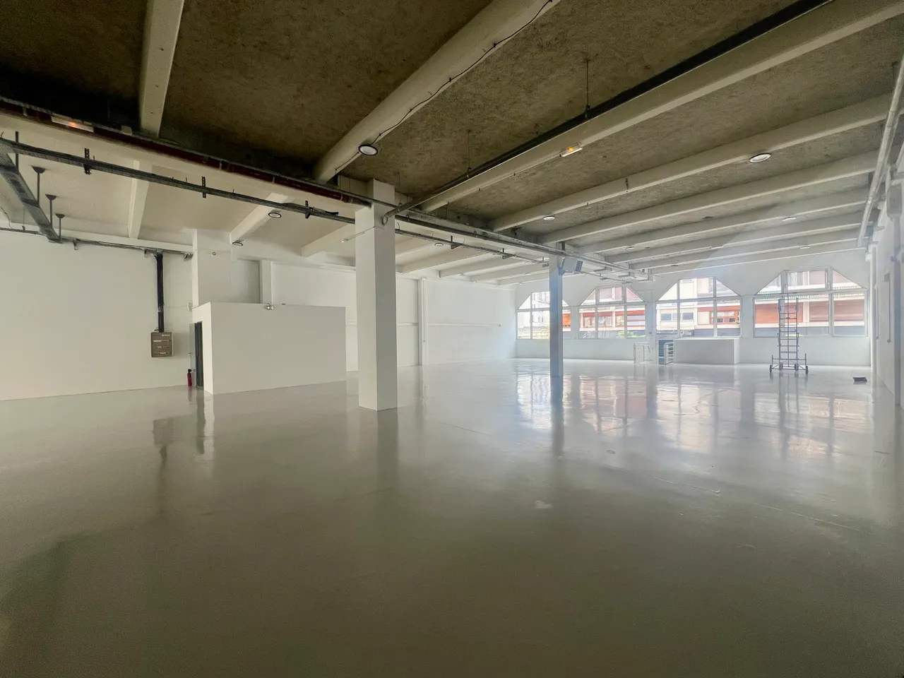logistics - Warehouse / Offices For Rent - gallery - 4