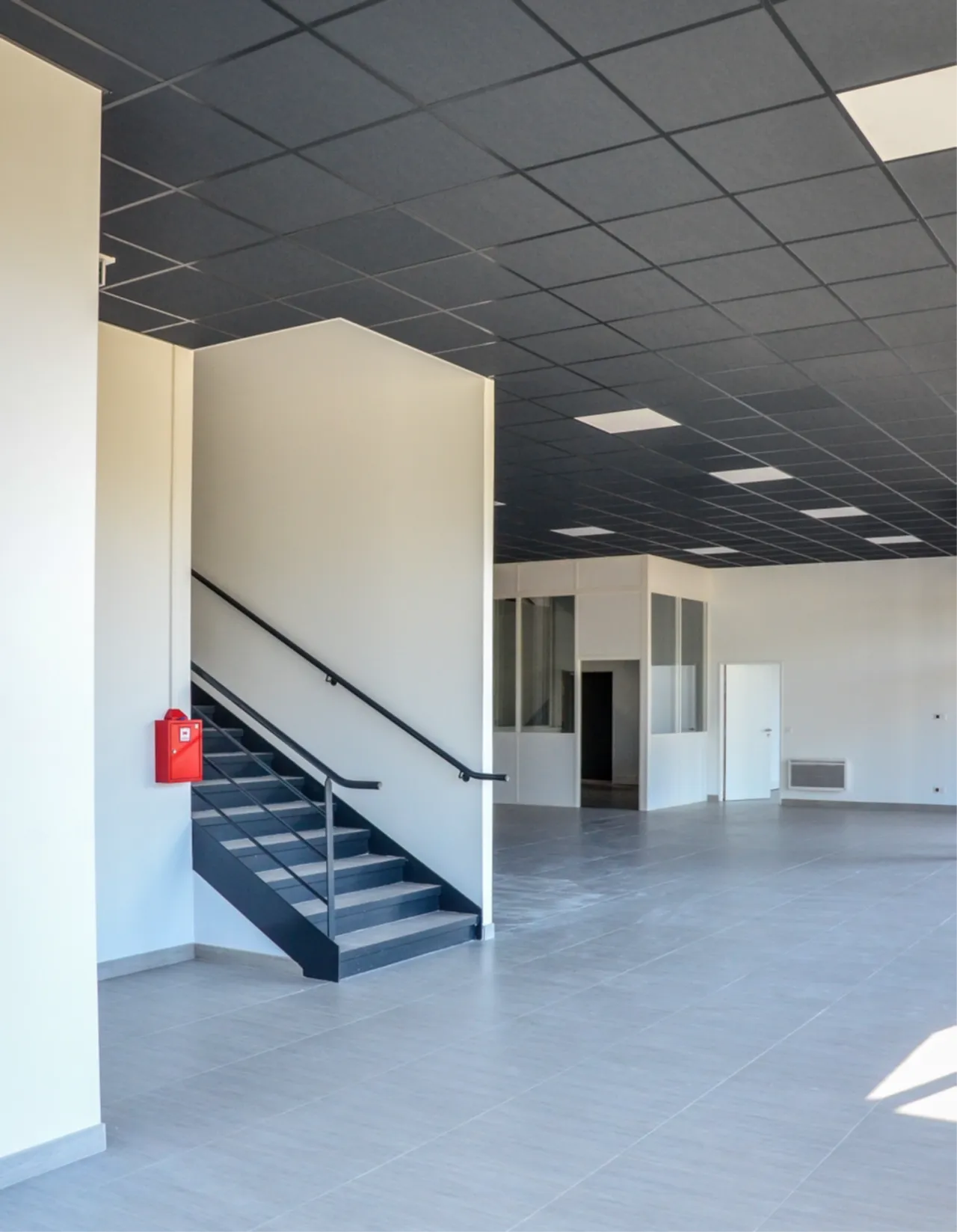 logistics - Light Industrial Premises / Offices For Sale - gallery - 4
