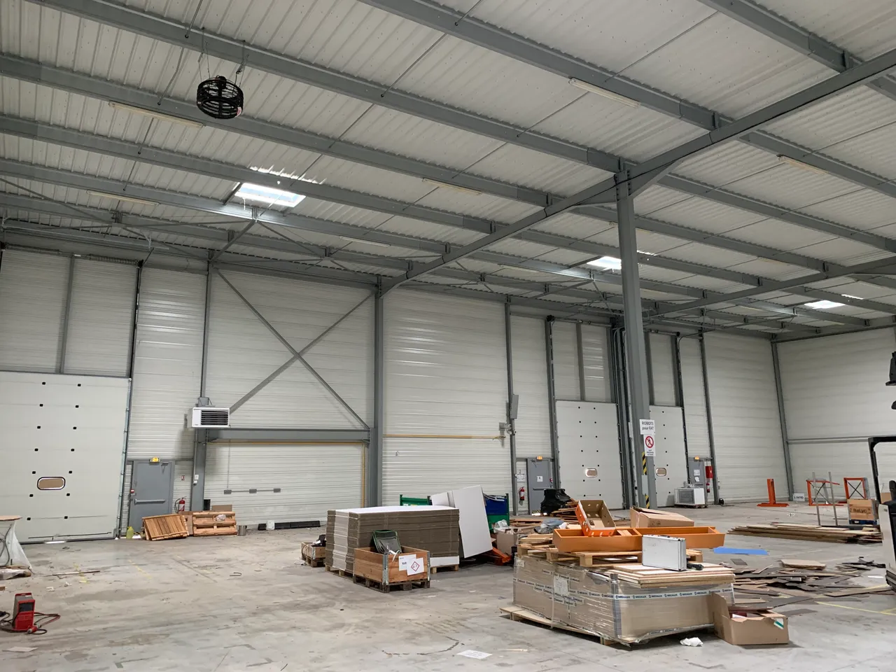 logistics - Entrepôt / Bureaux À Louer - gallery - 3