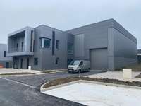 logistics - Activités / Bureaux À Louer - À Vendre - gallery thumbnail - 1