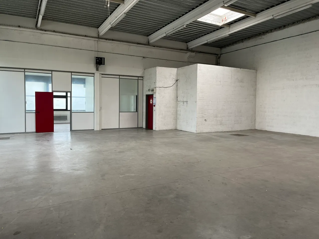 logistics - Activity Facility For Rent - gallery - 2