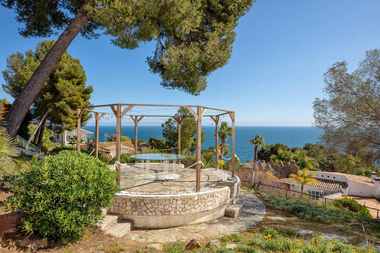 living - 804m² plot for sale in Blanes, Costa Brava - gallery - 10