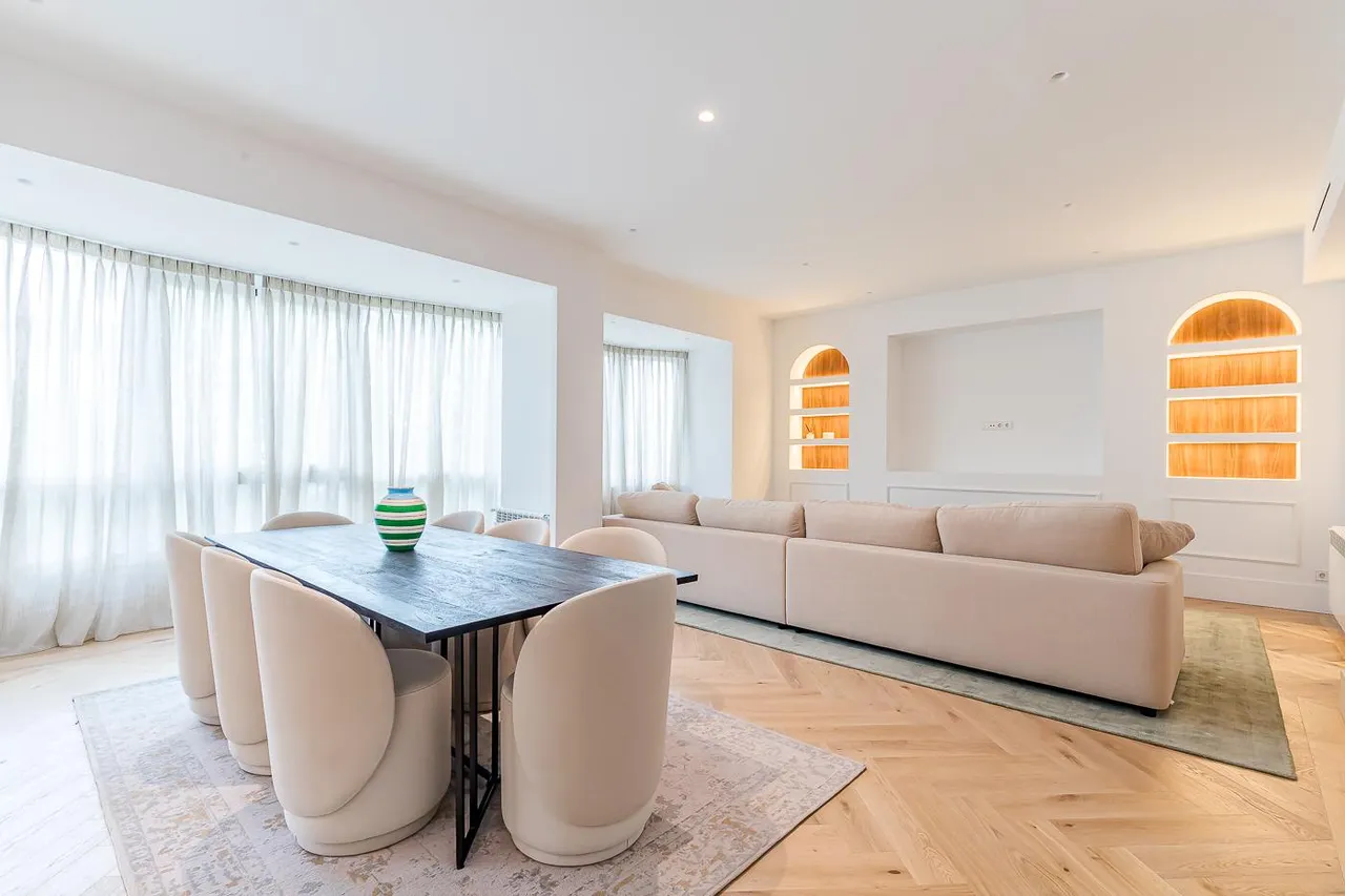 living - Piso de 304m² en venta en Castellana, Madrid - gallery - 2