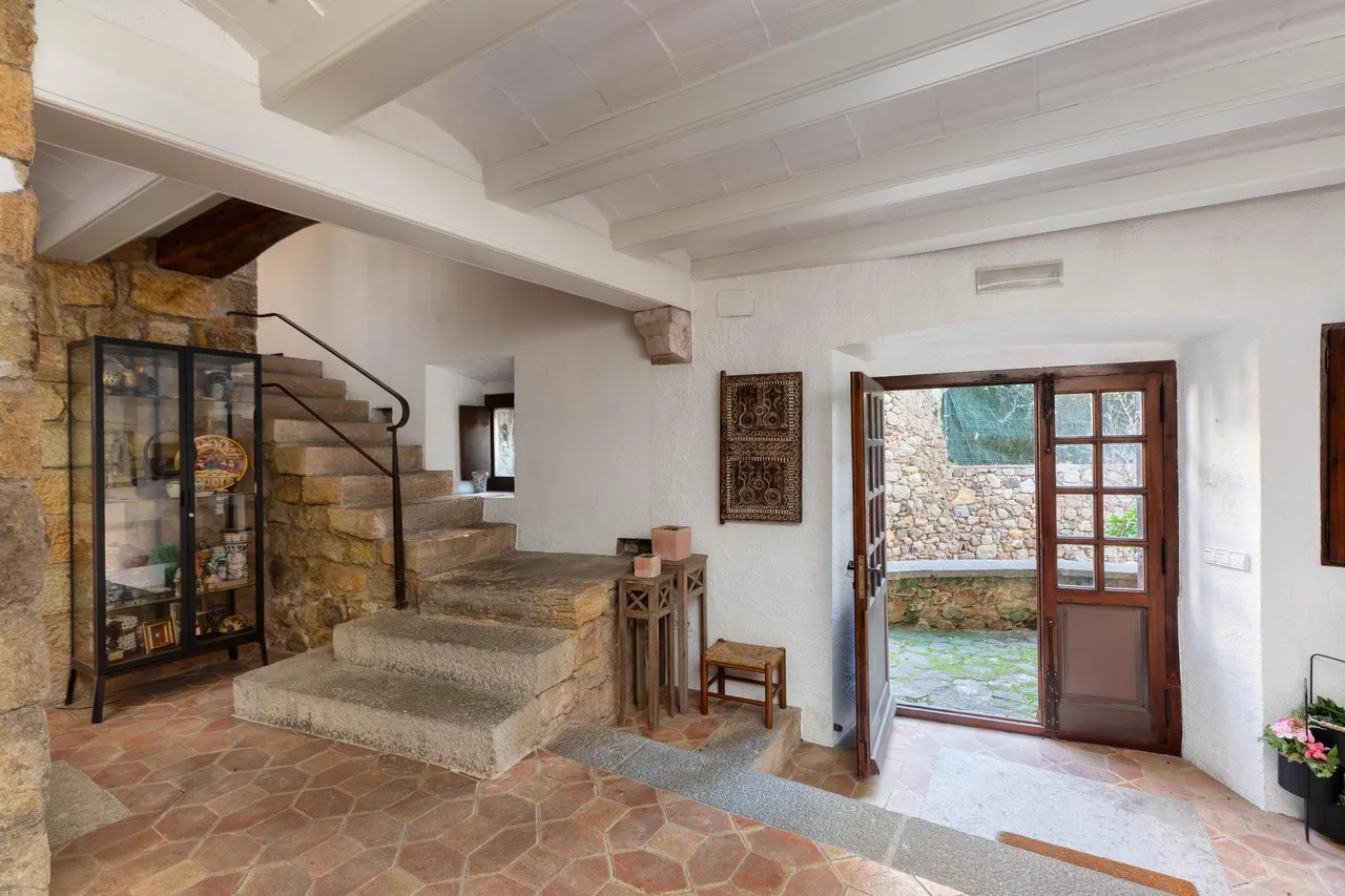 living - Casa rural de 309m² con 84m² de jardín en venta en Baix Empordà - gallery - 6