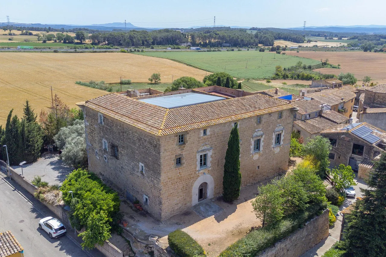 living - 1,915m² castle / palace for sale in Alt Empordà, Girona - gallery - 2