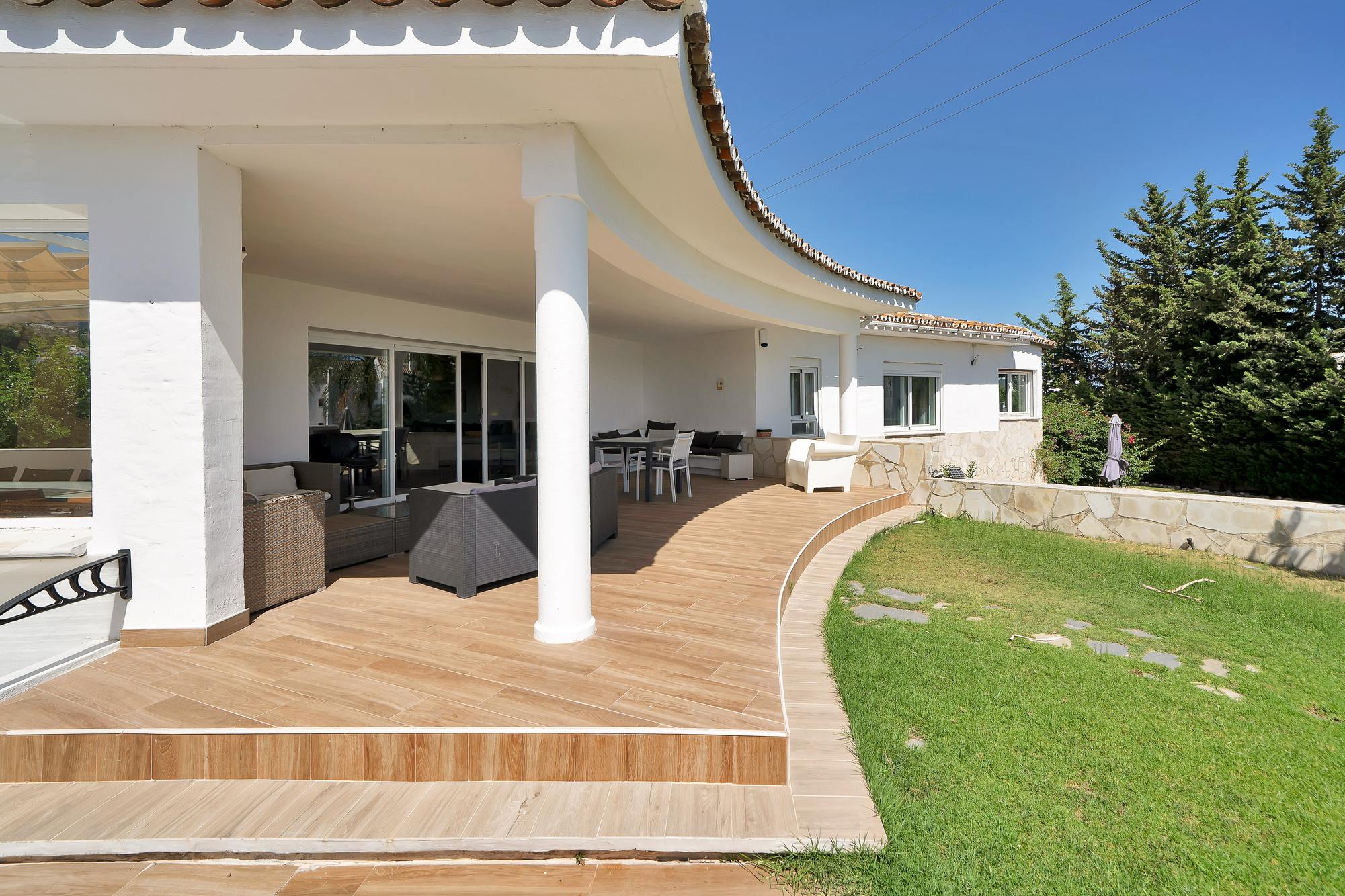 living - 439m² house / villa for sale in Marbella Centre - gallery thumbnail - 8