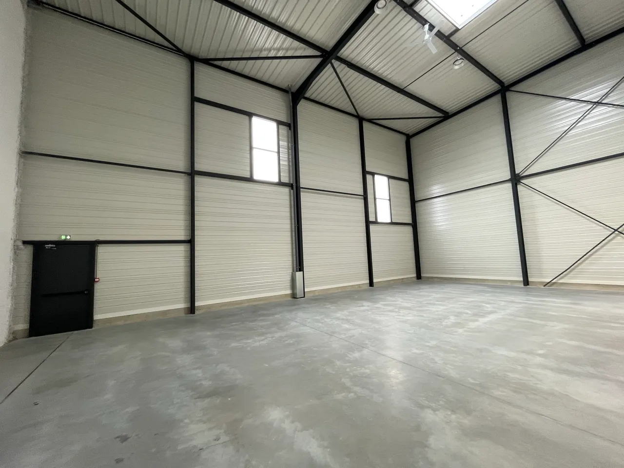 logistics - Activity Facility For Rent - gallery - 2