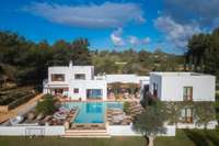 living - 890m² house / villa for sale in Santa Eulalia - gallery thumbnail - 1