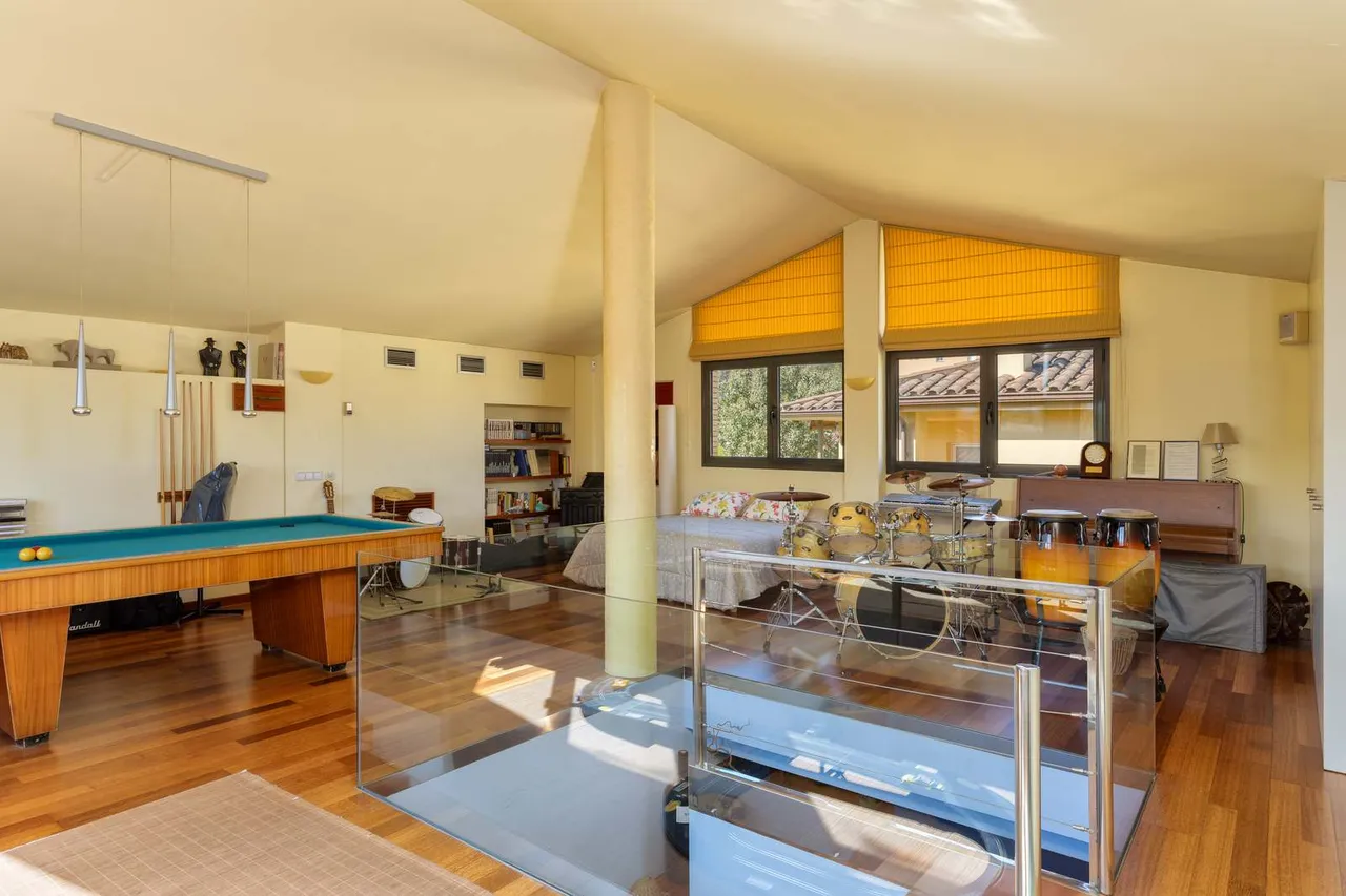 living - 416m² house / villa for sale in Girona Center, Girona - gallery - 7