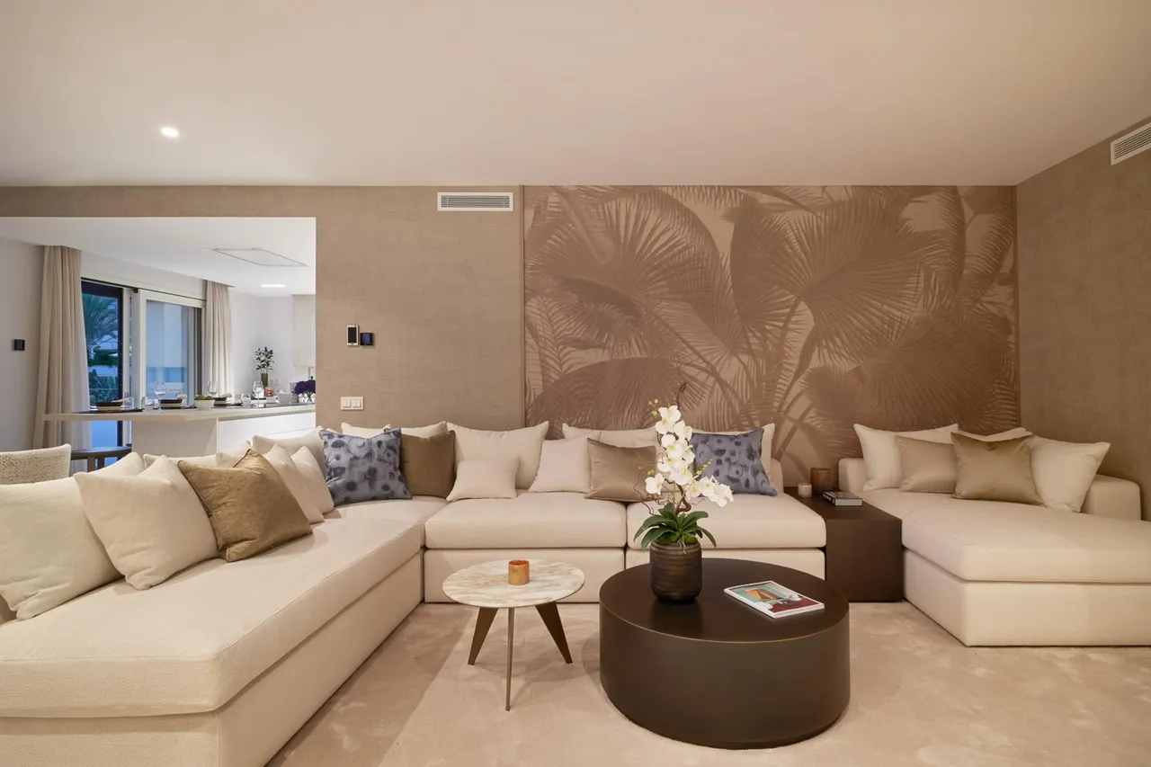 living - New phase of six apartments in luxury development on the Golden Mile, set in a landscaped gardens and a short walk to Puente Romano. - gallery - 5