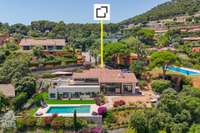 living - Casa / villa de 433m² en venta en Aiguablava, Costa Brava - gallery thumbnail - 3