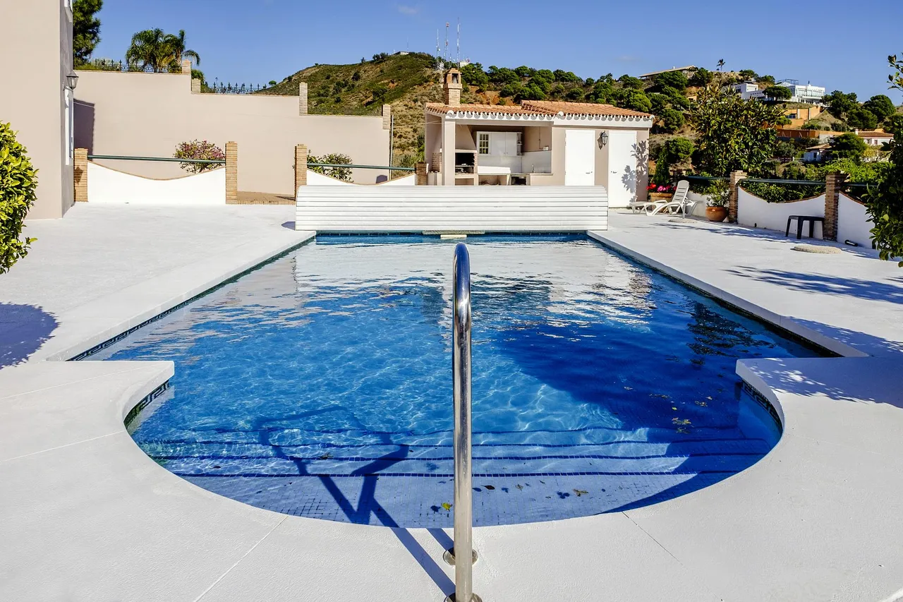 living - 208m² house / villa with 2,000m² garden for sale in Estepona City - gallery - 3