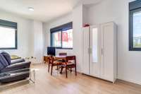 living - Piso de 90m² en venta en Hospitalet de Llobregat, Barcelona - gallery thumbnail - 8