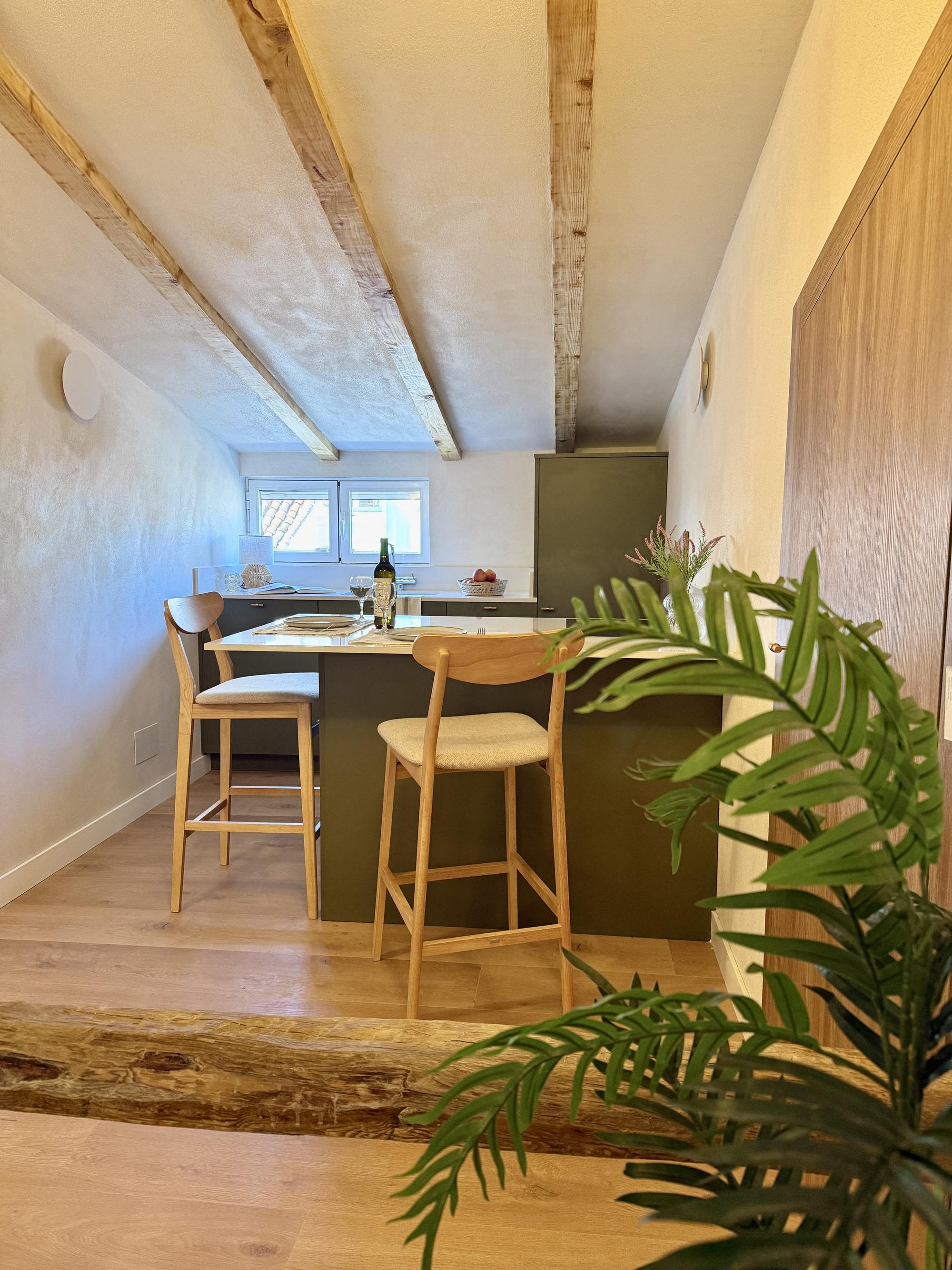 living - Piso de 64m² en venta en Cortes / Huertas, Madrid - gallery thumbnail - 9
