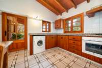 living - Casa rural de 139m² con 2,159m² de jardín en alquiler en Mancor de la Vall - gallery thumbnail - 9