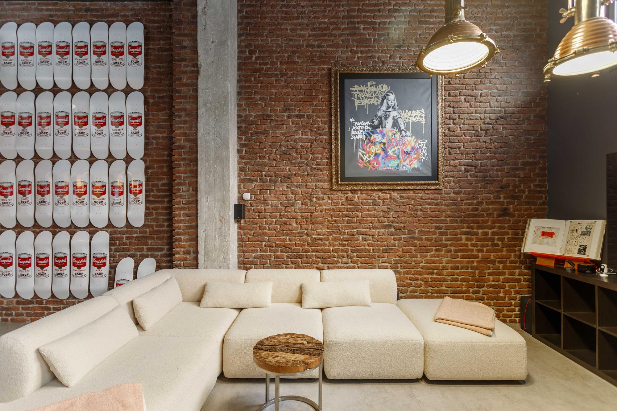 living - Loft de 225m² en alquiler en Embajadores, Madrid - gallery thumbnail - 5