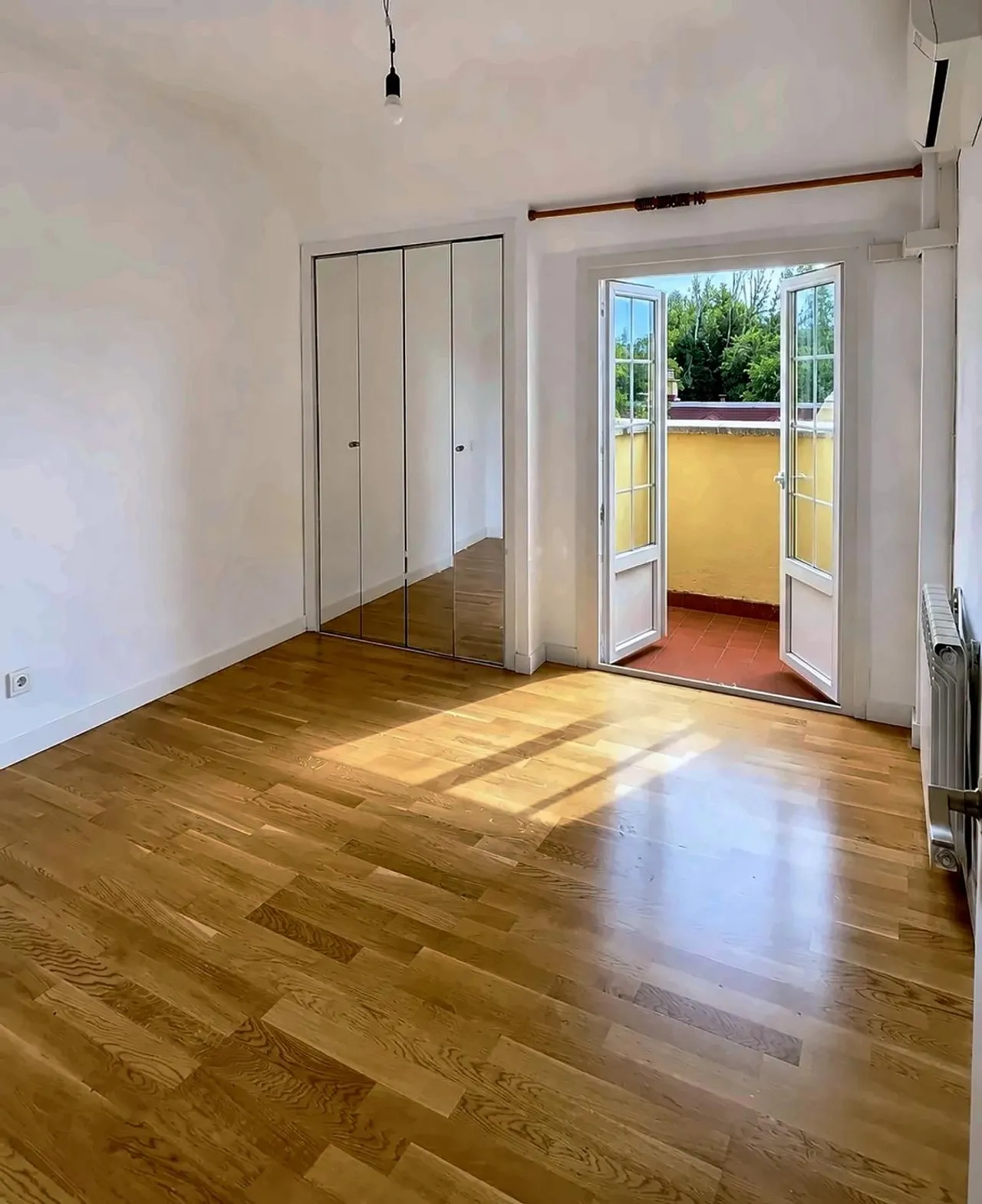 living - Casa / villa de 213m² con 60m² de jardín en alquiler en El Soto de la Moraleja - gallery - 10