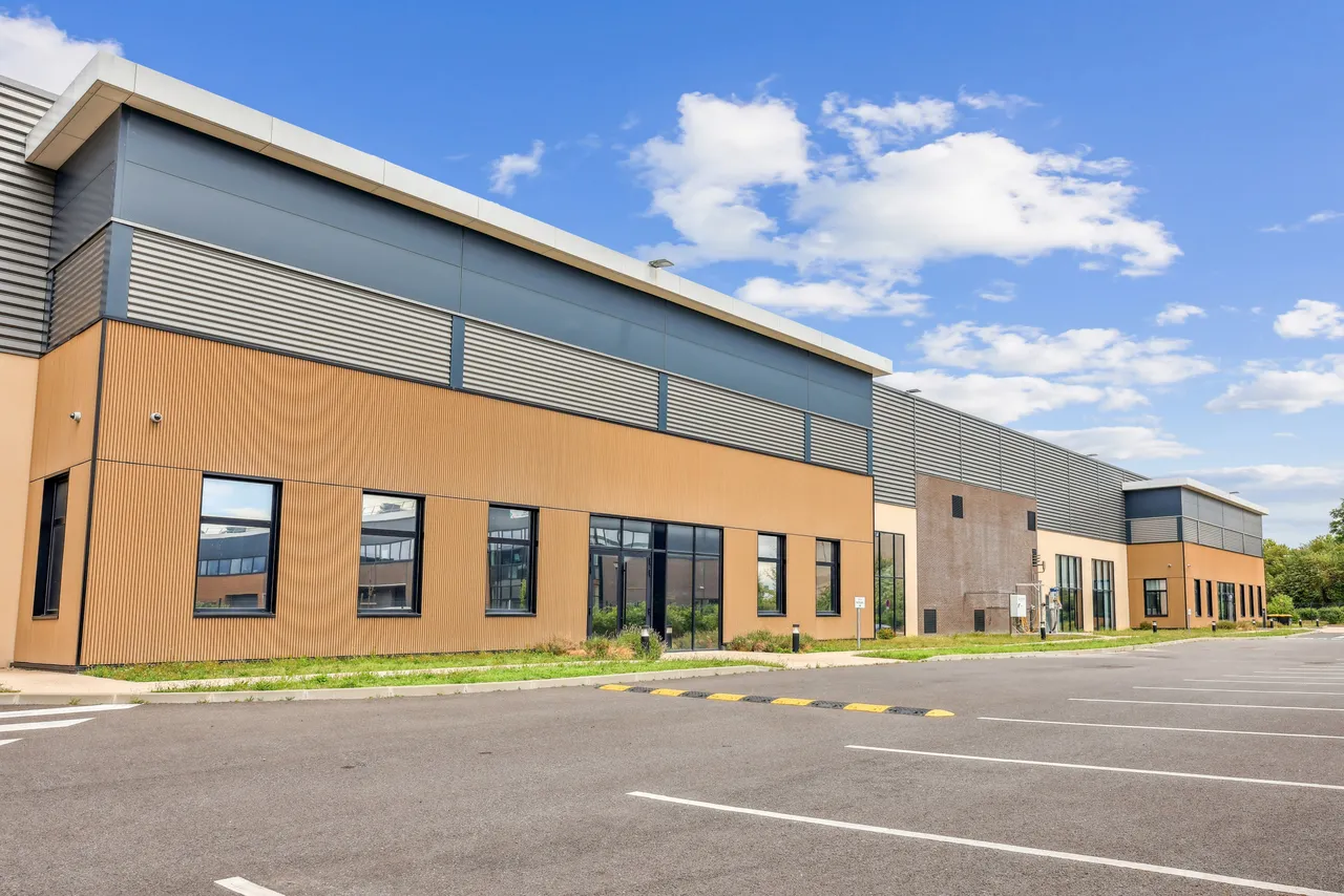 logistics - Activity Facility For Rent - gallery - 2