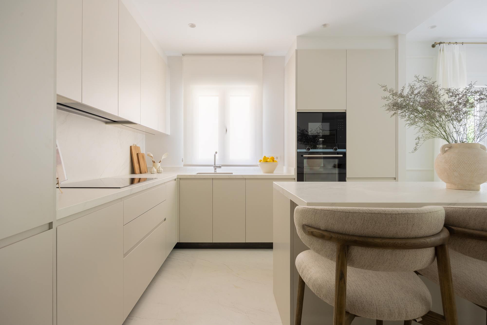 living - 213m² apartment for sale in Recoletos, Madrid - gallery thumbnail - 5