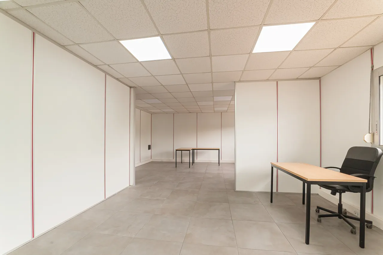 logistics - Activités / Bureaux À Louer - gallery - 9