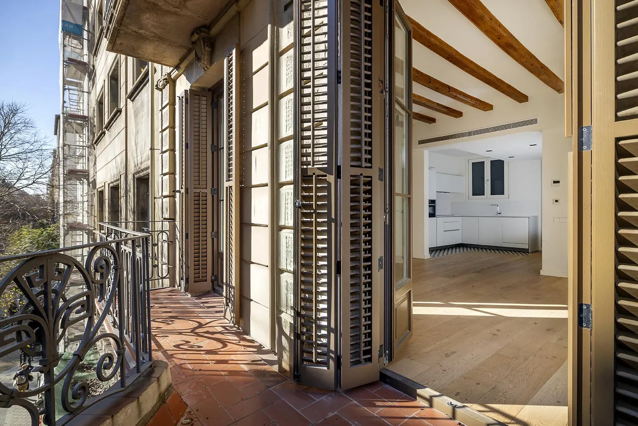 living - Piso de 137m² con 6m² terraza en venta en Eixample Derecho - gallery - 5