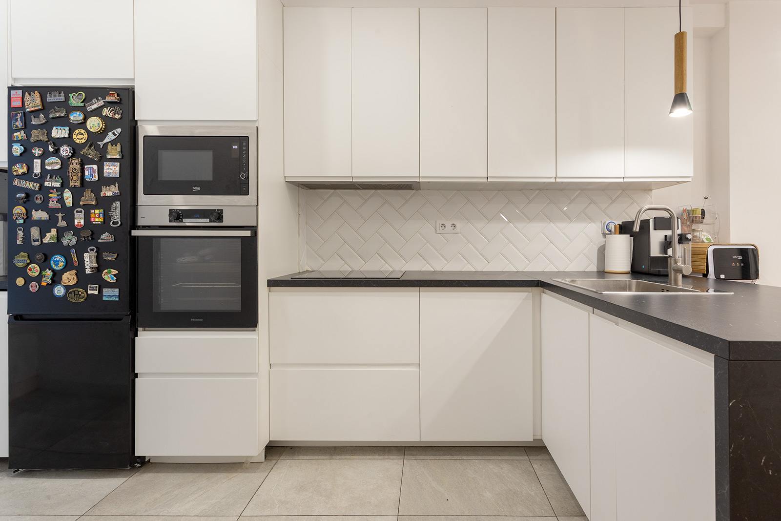 living - Piso de 77m² en venta en Poblenou, Barcelona - gallery thumbnail - 9