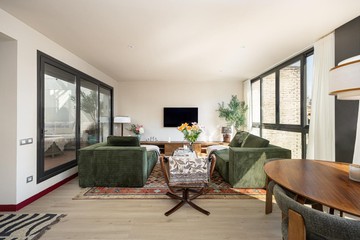 living - 84m² penthouse with 67m² terrace for sale in Eixample Right - featured