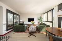 living - Ático de 84m² con 67m² terraza en venta en Eixample Derecho - gallery thumbnail - 1