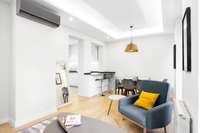living - 91m² apartment for rent in Almagro, Madrid - gallery thumbnail - 4