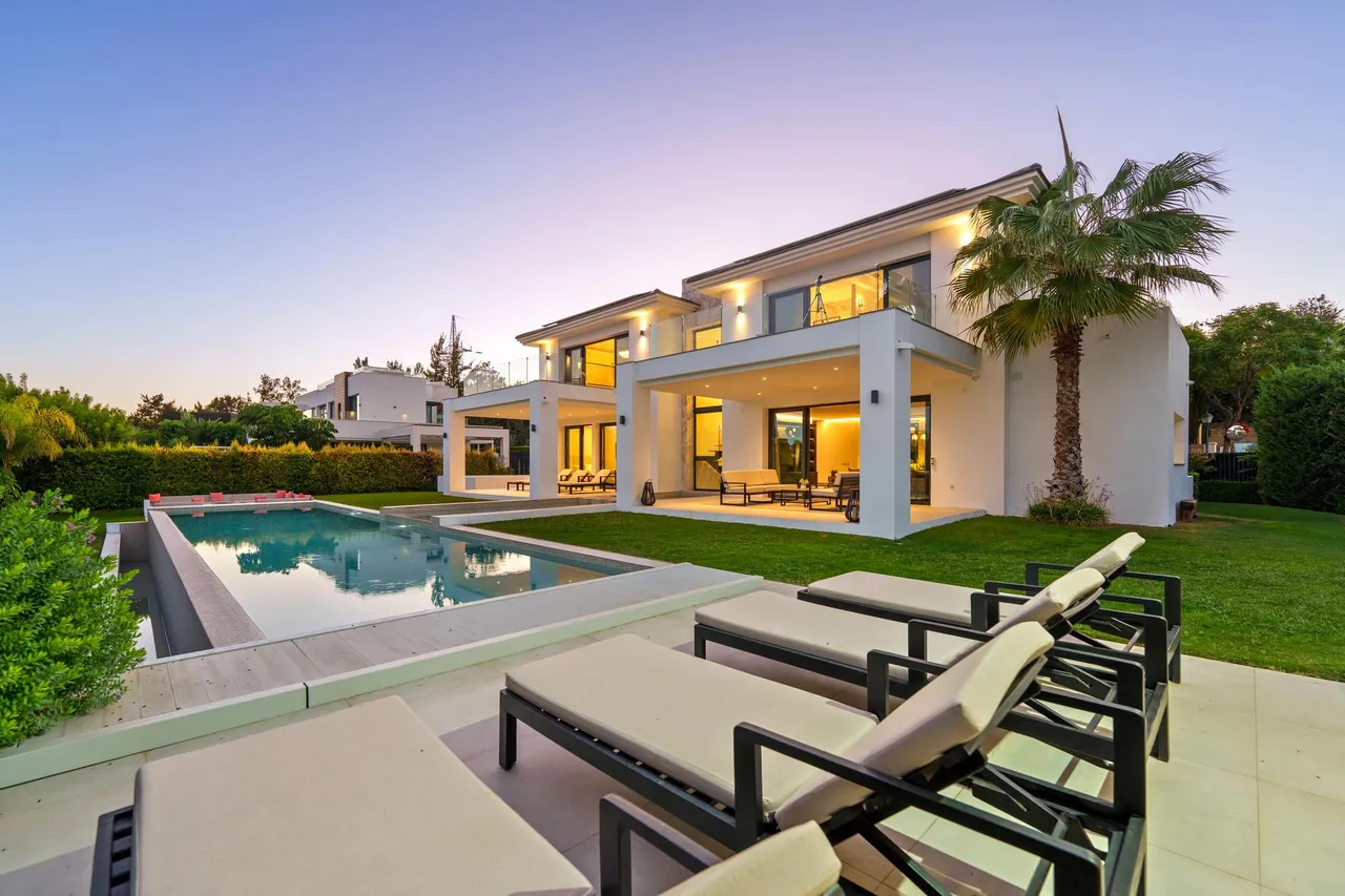 living - 581m² house / villa with 110m² terrace for sale in Benahavís - gallery - 9