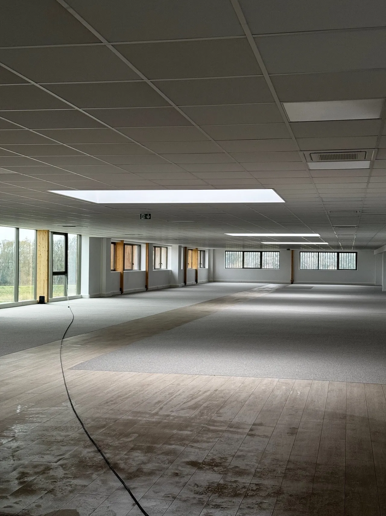 logistics - Light Industrial Premises / Offices For Sale - gallery - 3