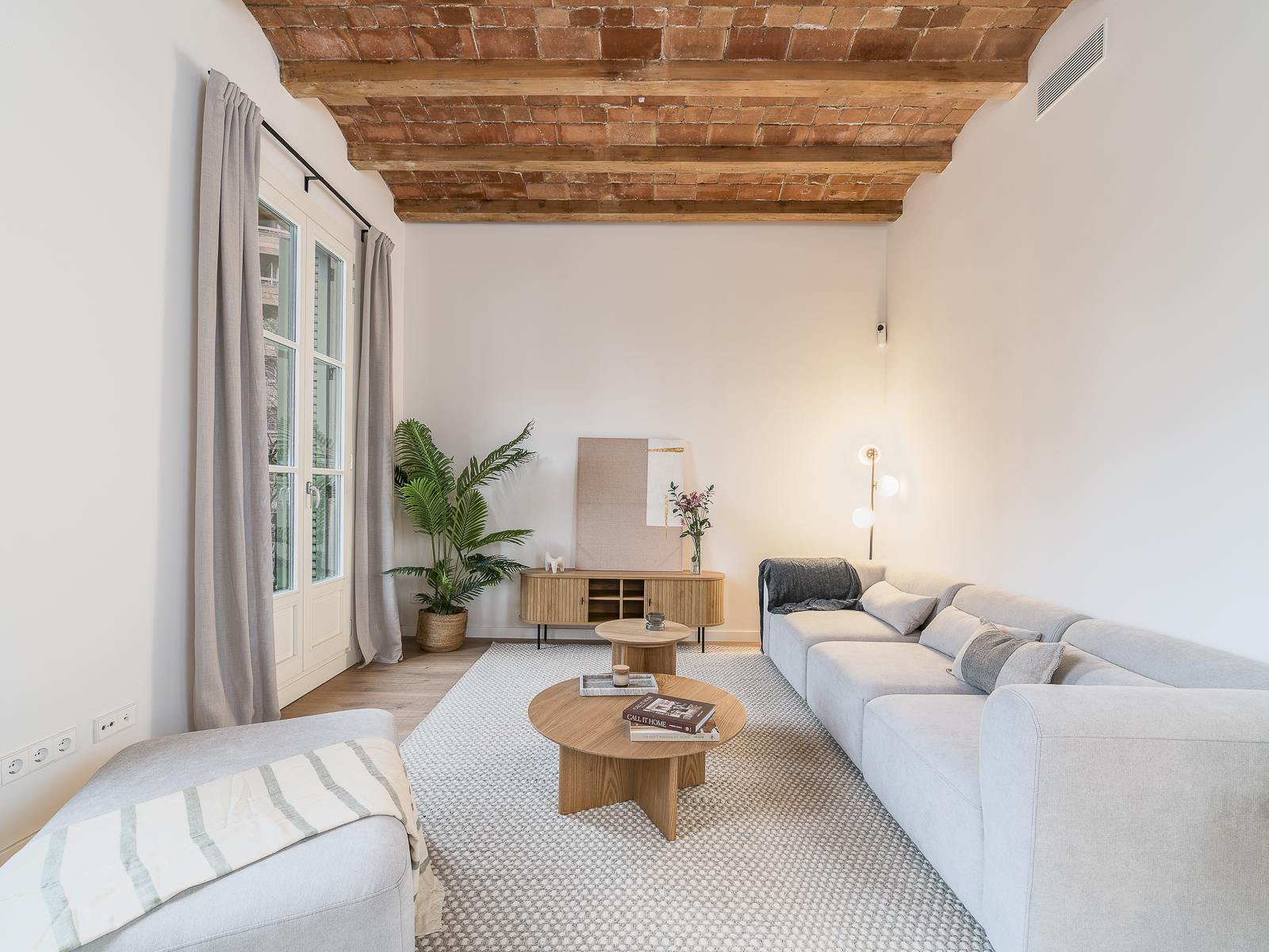 living - Piso de 89m² con 6m² terraza en venta en Eixample Izquierdo - gallery thumbnail - 8