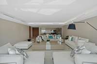 living - Piso de 257m² con 37m² terraza en venta en Puerto Banús - gallery thumbnail - 3