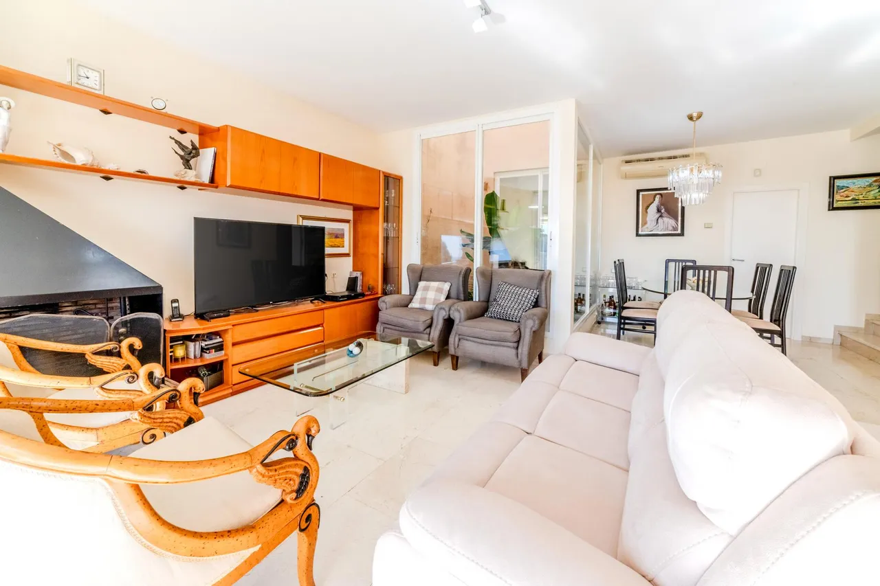 living - 177m² house / villa with 27m² garden for sale in Vallpineda - gallery - 6