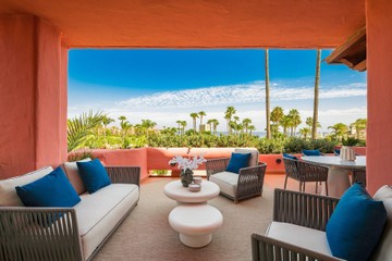 living - Piso de 130m² con 67m² terraza en venta en New Golden Mile - featured