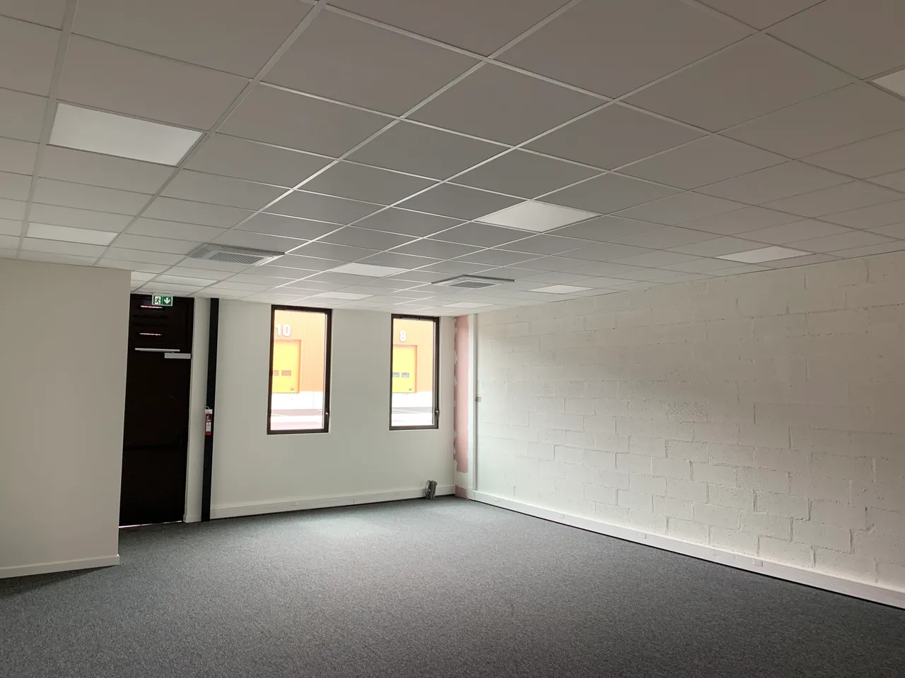 logistics - Light Industrial Premises / Offices For Rent - gallery - 8