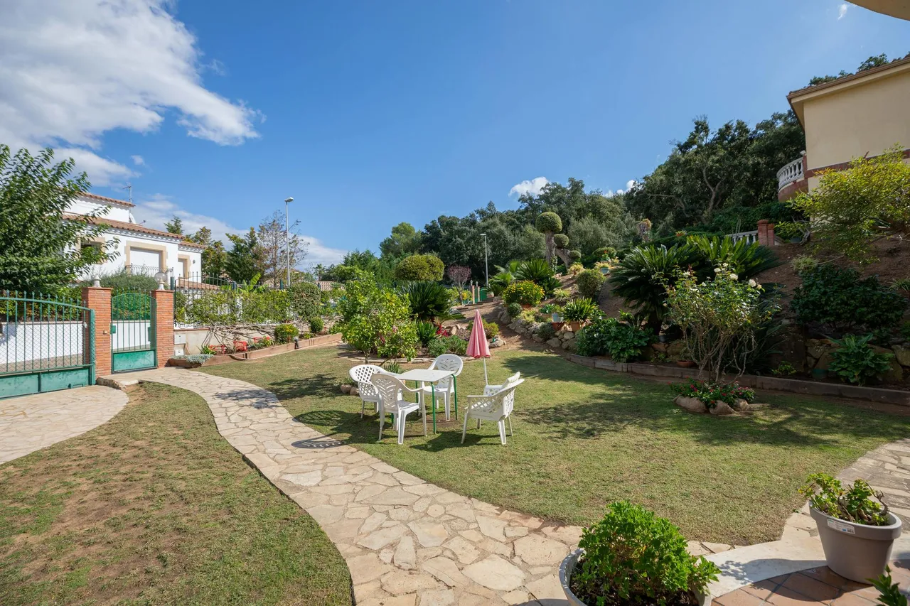 living - Villa de 1.100 m² en venta en Lloret de Mar / Tossa de Mar - gallery - 8