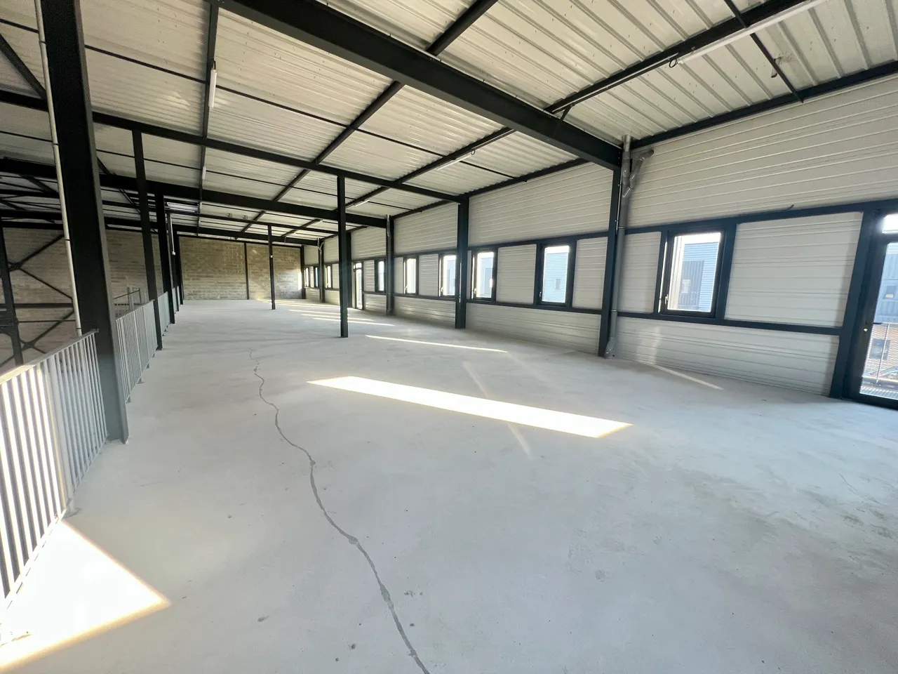 logistics - Activités / Bureaux À Louer - gallery - 9