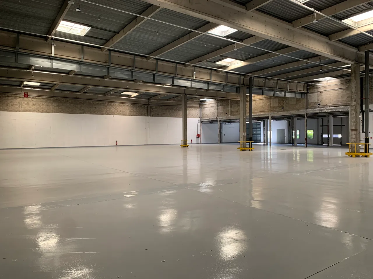 logistics - Warehouse / Offices For Rent - gallery - 3