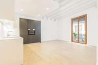 living - Piso de 100m² en venta en El Born, Barcelona - gallery thumbnail - 1