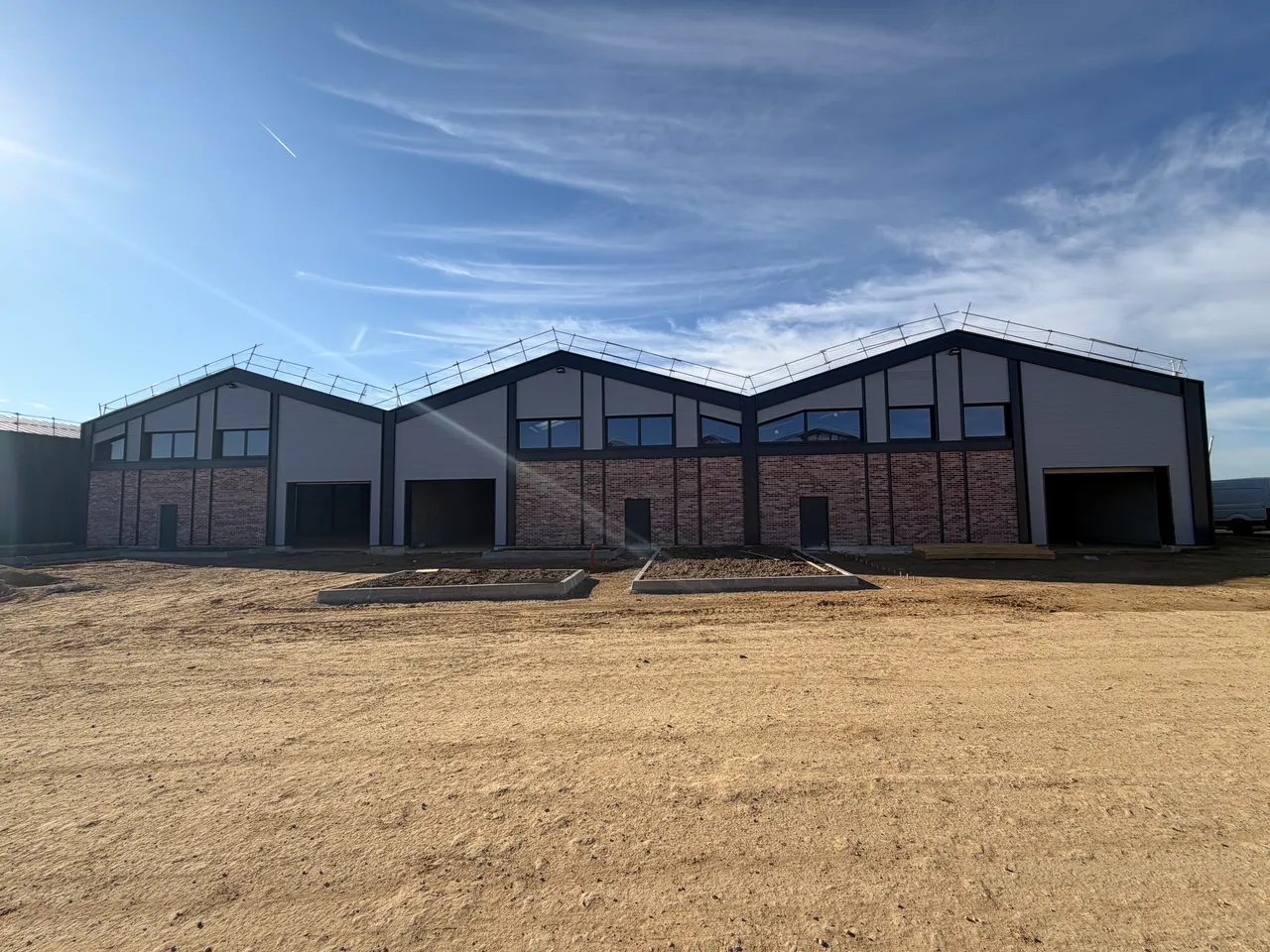 logistics - Light Industrial Premises / Offices For Rent - gallery - 3