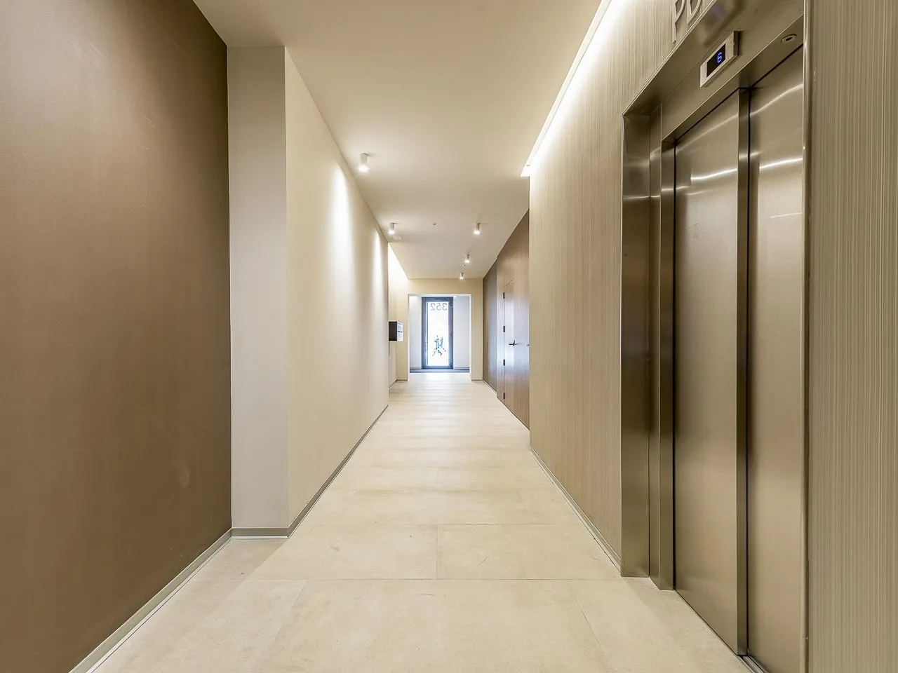 living - Sardenya Sagrada Familia - gallery - 8