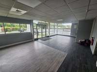 logistics - Entrepôt / Bureaux À Louer - gallery thumbnail - 5