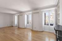 living - 140m² apartment for rent in Palacio, Madrid - gallery thumbnail - 2